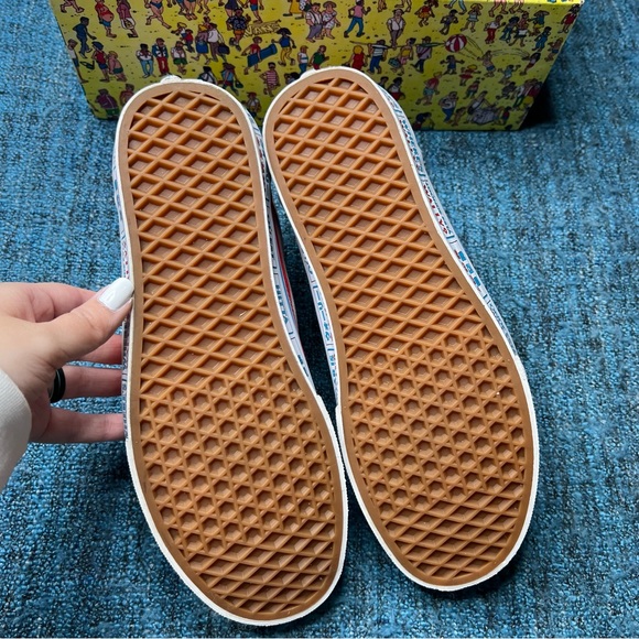 Vans x Where's Waldo International Stripes Old Skool Sneakers RARE - Picture 9 of 12